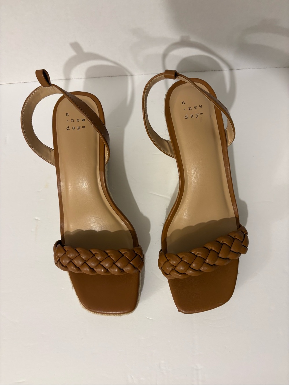 A New Day Women's Brown Braided Faux Leather Espadrille Wedge Sandals 9.5 - Picture 3 of 9